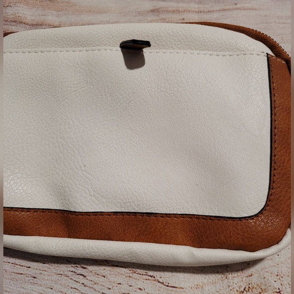 FAUX Leather Sling Bag✨️ - Picture 6 of 7